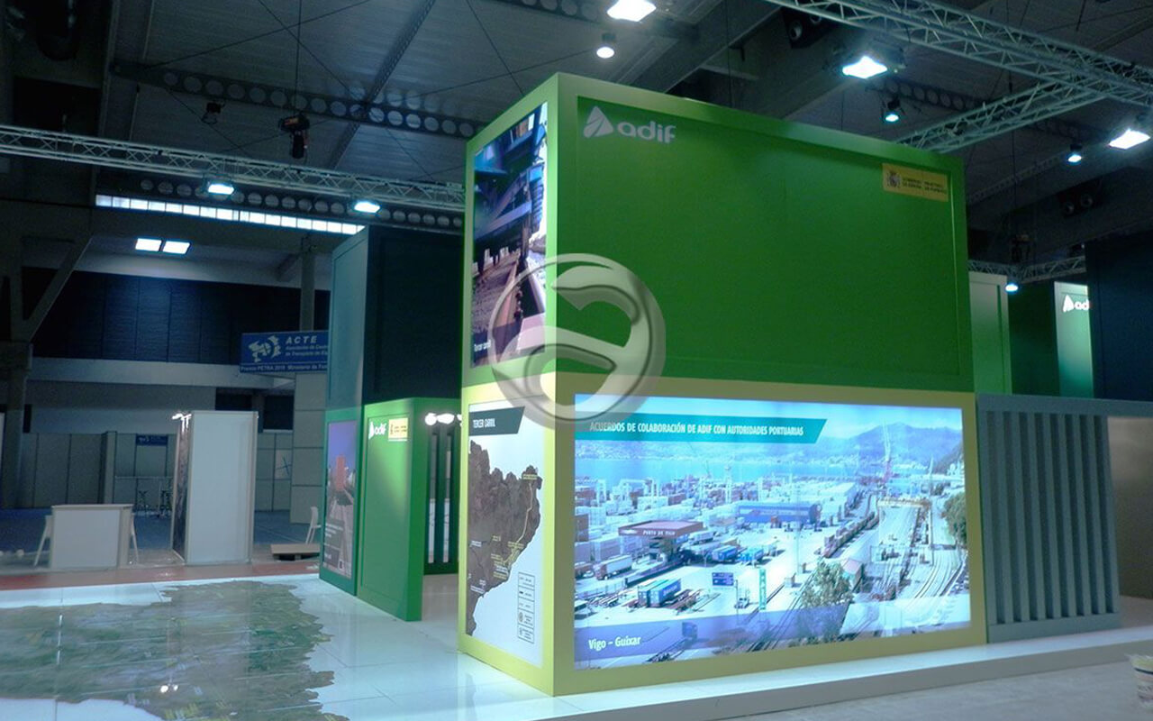 Stand Adif 01 Vista trasera monitores Testa Residencial