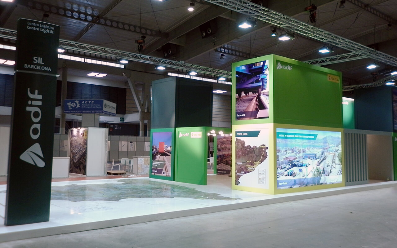 Stand Adif 12 Stand Adif vista lateral